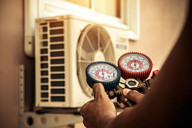 Professional Hvac Installation technician working in Poland, OH